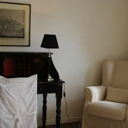 Maison Des Ambassadeurs Hotel