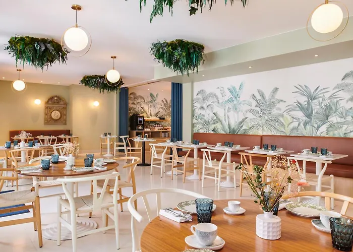 Maison Des Ambassadeurs 5* ラ・ロシェル