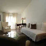 Maison Des Ambassadeurs 5*
