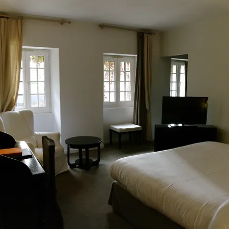 Maison Des Ambassadeurs 5* Ла-Рошель