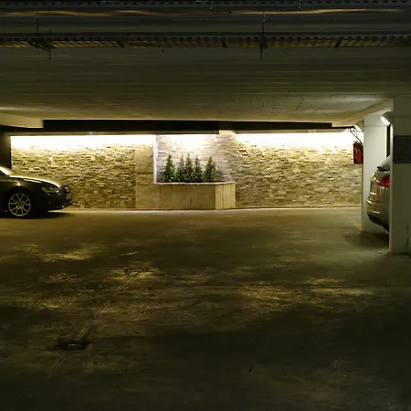 Maison Des Ambassadeurs 5*