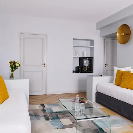 Maison Des Ambassadeurs 5* ラ・ロシェル