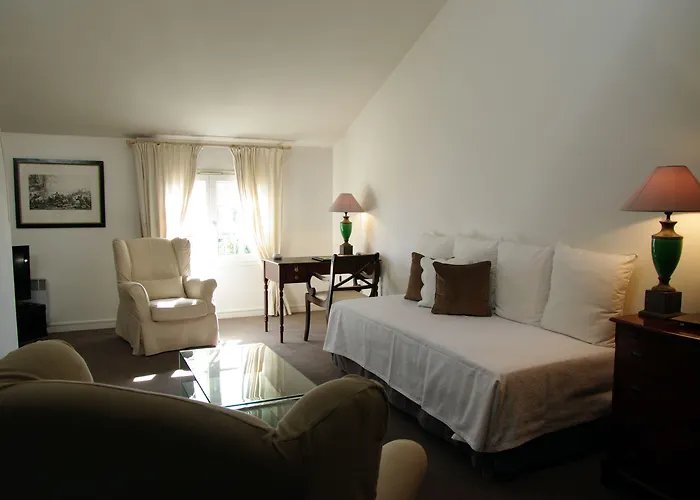 Maison Des Ambassadeurs 5*