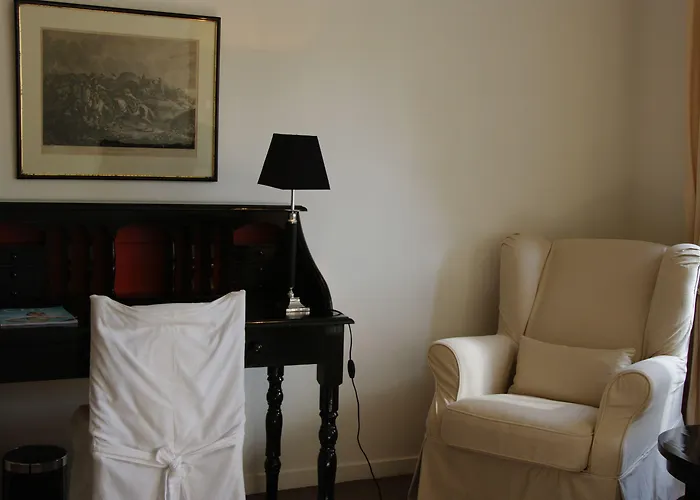 Maison Des Ambassadeurs Hotel