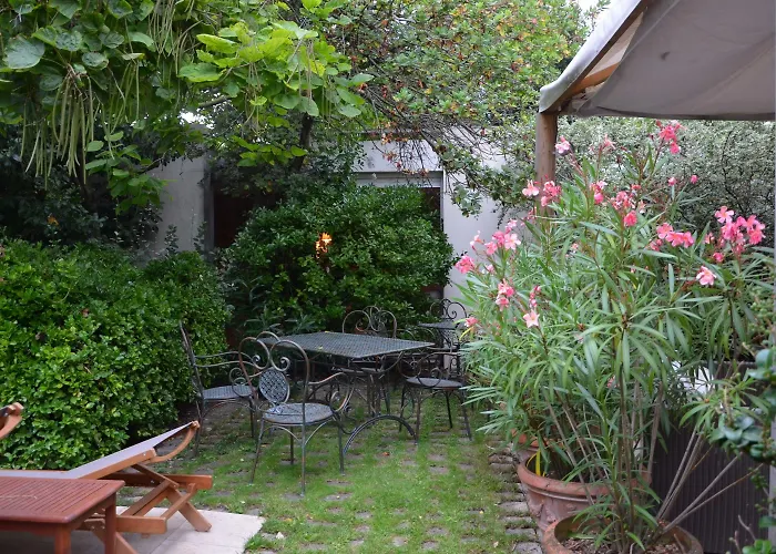 Maison Des Ambassadeurs Hotel La Rochelle (Charente-Maritime)