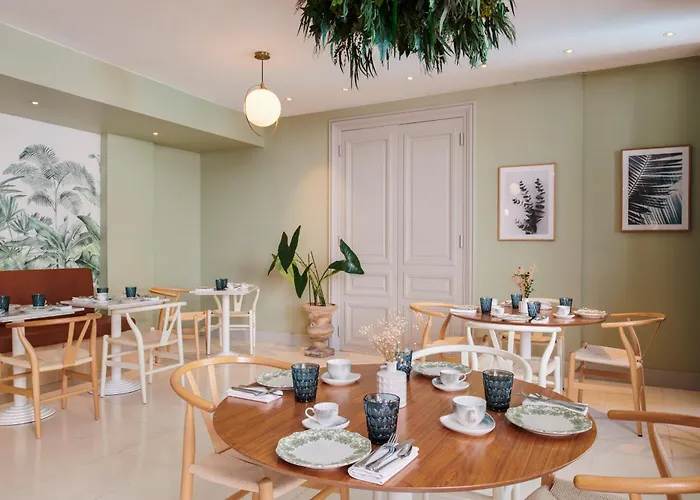 Maison Des Ambassadeurs 5* 拉罗歇尔